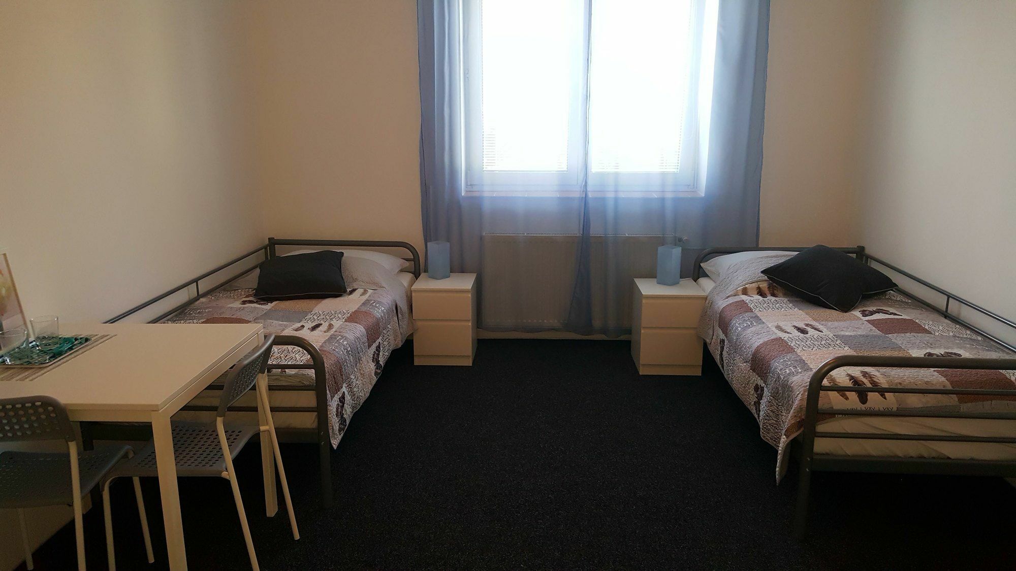 Penzion Arti Praag Buitenkant foto